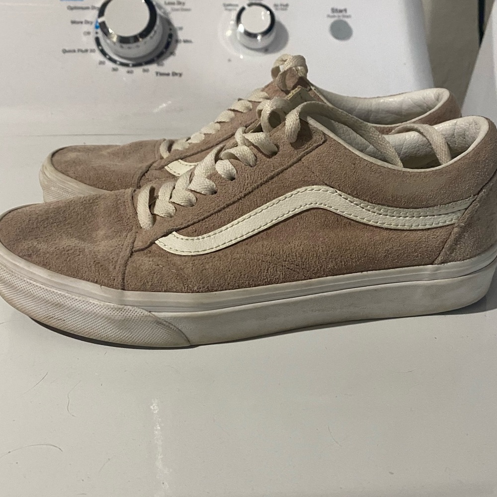 Womens/Men’s Vans low top shoes